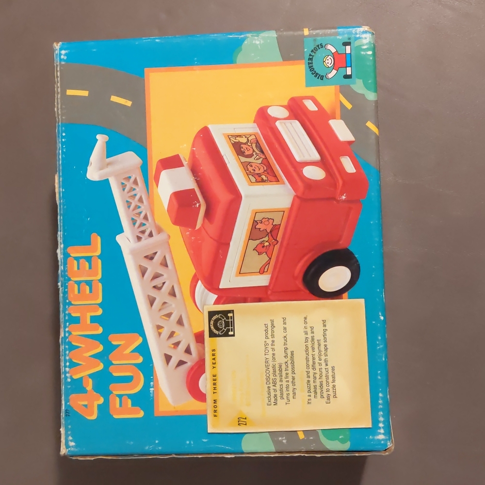 Discovery Toys 4 wheel fun fire truck 15 piece puzzle 1990 Vintage
